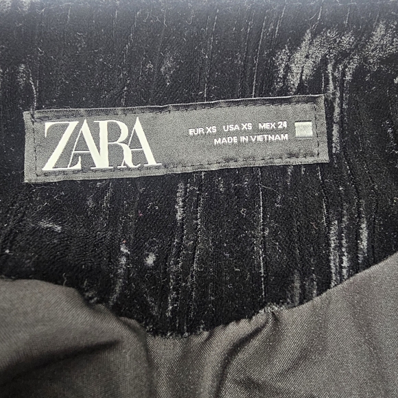Zara Women's Black Velvet Puff Crop Jacket XS Zip Front Pockets Lined - Picture 5 of 7